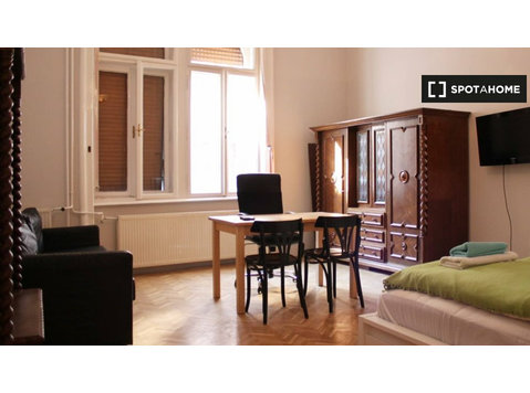 Budapeşte'de kiralık 3 yatak odalı daire - Apartman Daireleri