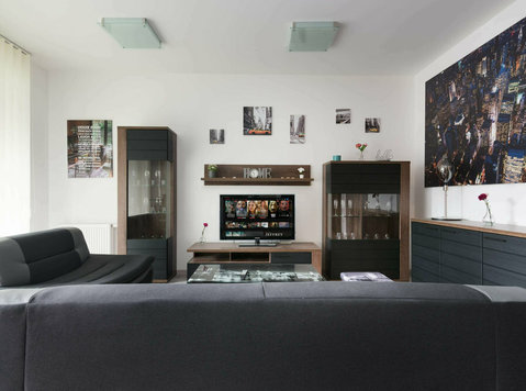 Modern 2BR Budapart Flat w/ Balconies & AC – July 2025 - Wohnungen