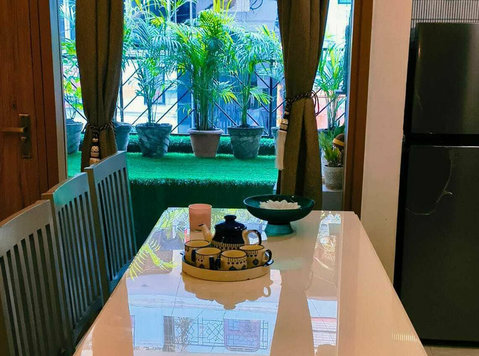 Two BHk  Serviced Apartment In  C.R Park - Nyaralóhelyek