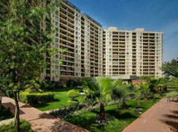 Central Park Dwarka Expressway - Apartments