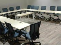 Conduct your meetings and Conferences at ease with Golden Sq - Kontor / Lokal