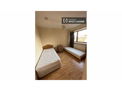Bed for rent in 2-bedroom apartment in Dublin - Aluguel