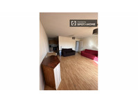 Bed for rent in 2-bedroom apartment in Dublin - Til Leie