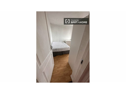 Łóżko do wynajęcia w dwupokojowym mieszkaniu w Dublinie - Do wynajęcia