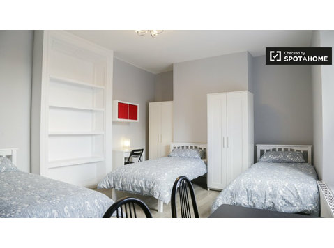 Łóżko do wynajęcia w domu z 6 sypialniami w Phibsborough - Do wynajęcia