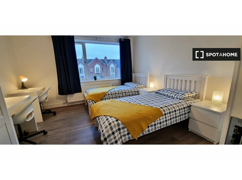 Bed for rent in 7-bedroom apartment in Phibsborough, Dublin - 出租