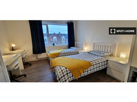 Bed for rent in 7-bedroom apartment in Phibsborough, Dublin - Til leje