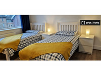 Bed for rent in 7-bedroom apartment in Phibsborough, Dublin - Til leje