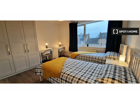 Aluga-se cama em apartamento de 7 quartos em Phibsborough,… - Aluguel