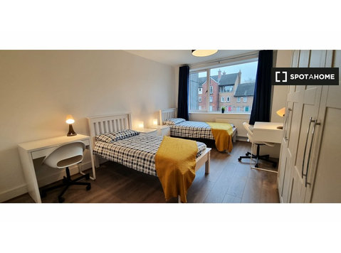 Bed for rent in 7-bedroom apartment in Phibsborough, Dublin - Disewakan