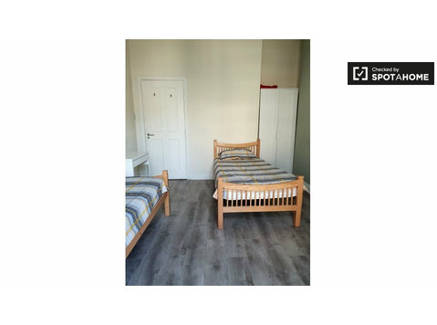 Cama em quarto compartilhado para alugar em Phibsborough,… - Aluguel