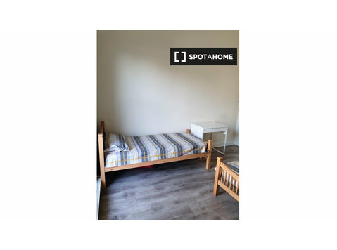 Bed in a shared room  for rent in Phibsborough, Dublin - Na prenájom