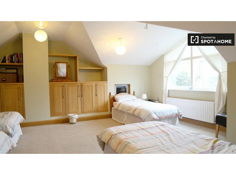 Łóżka do wynajęcia we wspólnym mieszkaniu w Donaghmede w… - Do wynajęcia