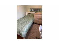 Dún Laoghaire, Dublin'de 4 yatak odalı evlerinizde rahat oda - Kiralık