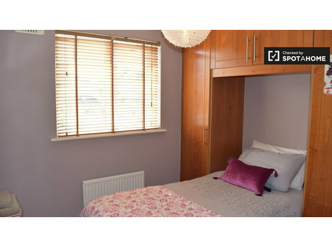 Furnished room in 4-bedroom house in Malahide, Dublin - Za iznajmljivanje