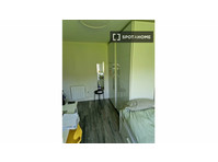 Room for rent in 4-bedroom duplex apartment in Dublin - Аренда