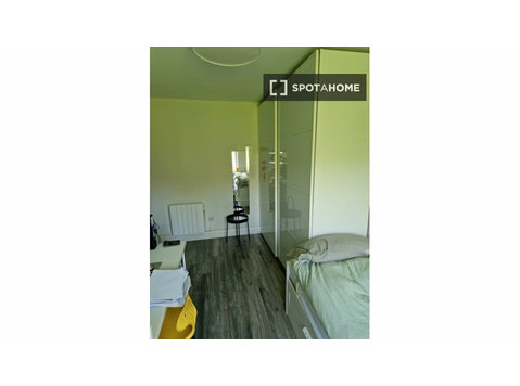 Room for rent in 4-bedroom duplex apartment in Dublin - เพื่อให้เช่า