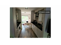 Room for rent in 4-bedroom duplex apartment in Dublin - Aluguel