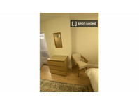 Room for rent in 4-bedroom house in Knocklyon - Izīrē