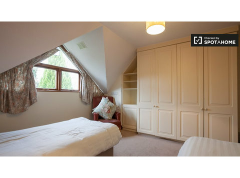 Room for rent in 4-bedroom house in Shankill, Dublin - برای اجاره