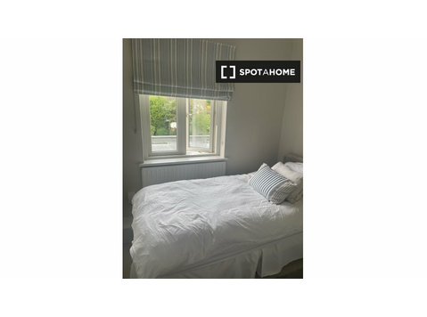 Zimmer zu vermieten in Haus mit 5 Schlafzimmern in Dartry,… - Zu Vermieten