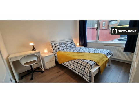 Dublin'de 7 yatak odalı dairede kiralık oda - Kiralık