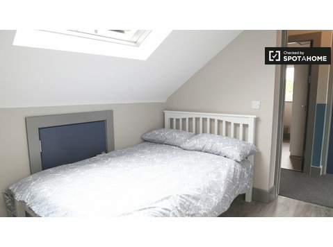 Zimmer zu vermieten in 3-Zimmer-Wohnung in Whitehall, Dublin - Zu Vermieten