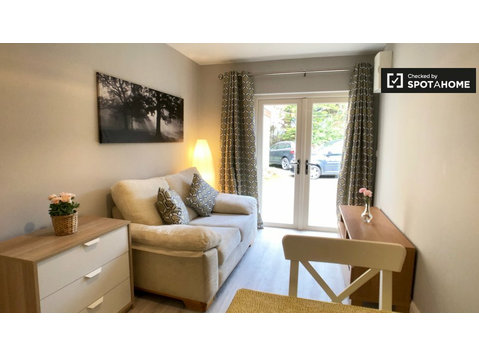 1-bedroom flat to rent in Wedgewood, Dublin - Apartments
