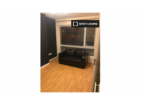 Dom z 3 sypialniami do wynajęcia w Collinstown, Dublin - Mieszkanie