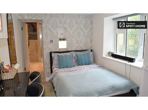 Cute studio flat to rent in Rathgar, Dublin - Apartemen
