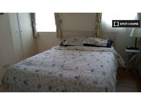 Stanza in affitto in casa con 3 camere da letto a Galway,… - In Affitto