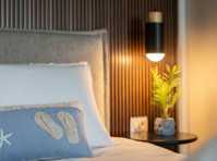 Tranquil Spacious Luxury Studio Vacation Apartment With Pool - Locations de vacances
