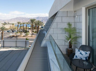 Tranquil Spacious Luxury Studio Vacation Apartment With Pool - Locations de vacances