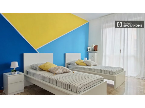 Se alquila cama en habitación compartida en Milán - Alquiler