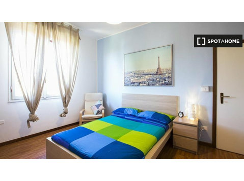 Se alquila habitación en apartamento de 3 habitaciones en… - Под Кирија