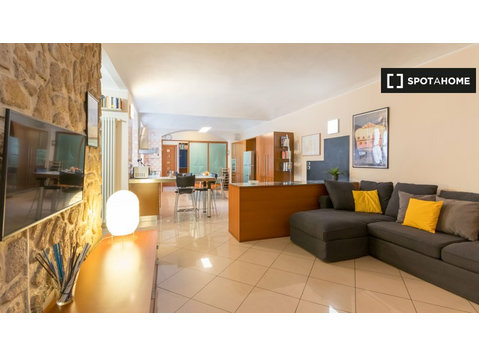 Apartamento de 2 dormitorios en alquiler en Turín - Pisos