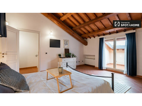 Apartamento de 1 dormitorio en alquiler en Florencia - アパート