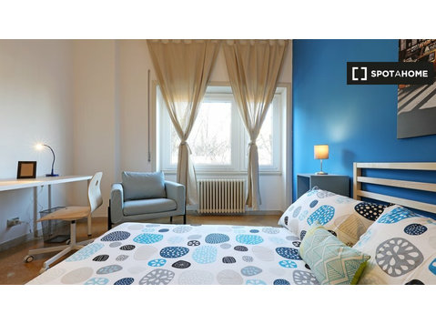 Zimmer zu vermieten in Wohnung mit 9 Schlafzimmern in Rom - Vuokralle