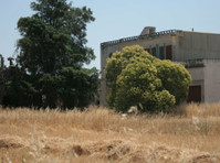 Ancient elegant manor house, within a plot of 30.000 sqm - Casa