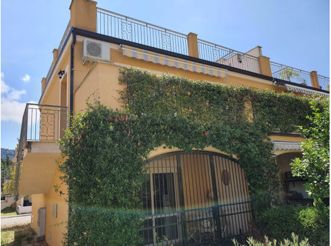 Contrada Difesa, Pizzo - Apartments