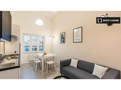 3-pokojowe mieszkanie do wynajęcia w Neapolu - Mieszkanie