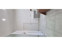Stanza con bagno privato - Asunnot