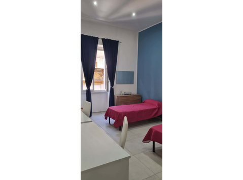 Stanza in Via dei Tribunali, Napoli - Apartments