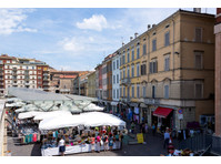 Piazza Ghiaia, Parma - Общо жилище