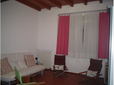 Borgo San Silvestro, Parma - 	
Lägenheter