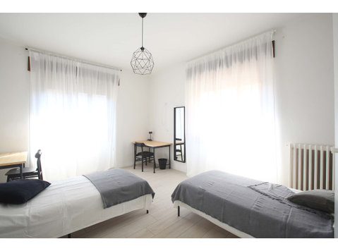 Posto letto in Via Giuseppe Soli - Apartments