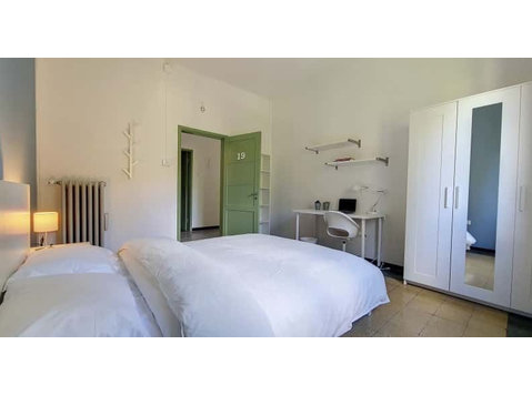 Room 19 - Apartments