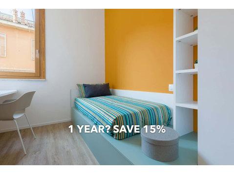 Room in Via Armari, Ferrara for 64 m² with 3 bedrooms - Apartments