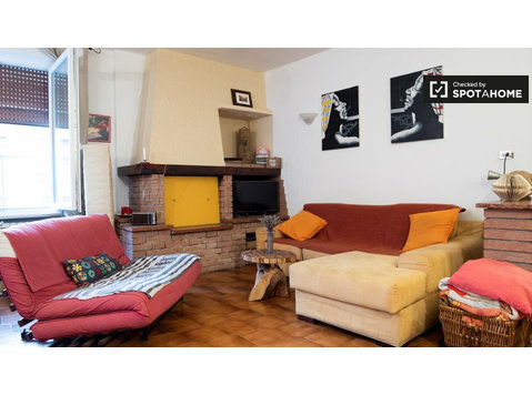 Quarto para alugar em apartamento de 2 quartos em Quartiere… - Aluguel