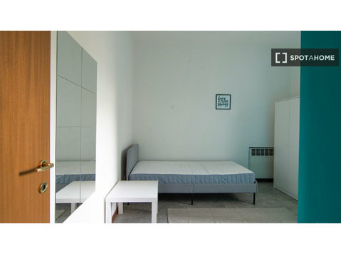 Se alquilan habitaciones en un apartamento de 11… - Alquiler